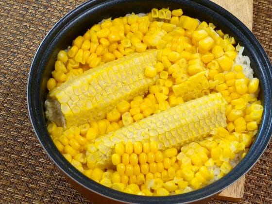 とうもろこしの炊き込みご飯のレシピ。芯も使います。 やまでら くみこ のレシピ