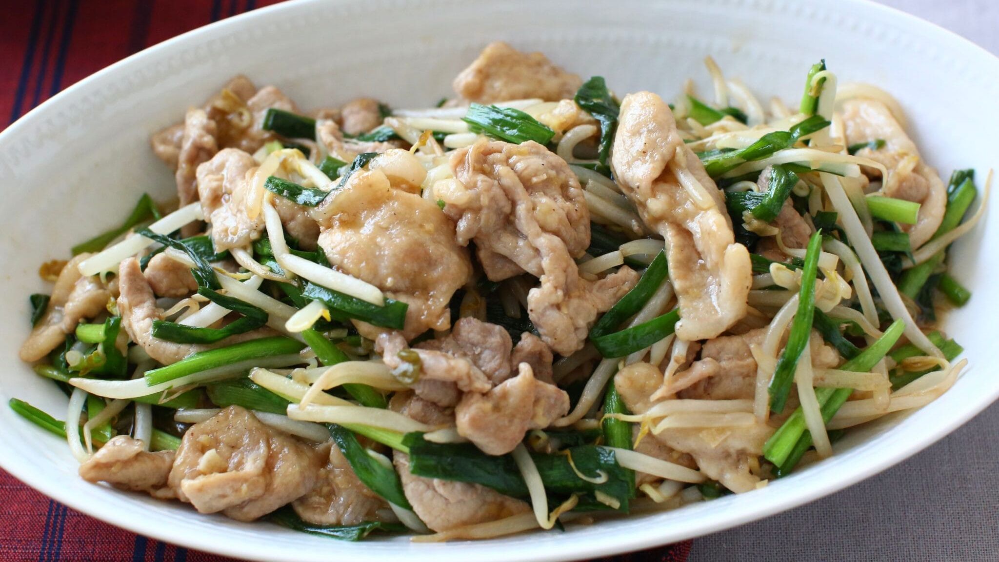 ニラもやし 旨辛豚肉もやしニラ炒め | トキワさん家のキッチン