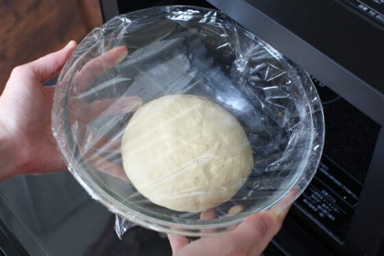 一次発酵が終わったバナナパンの生地