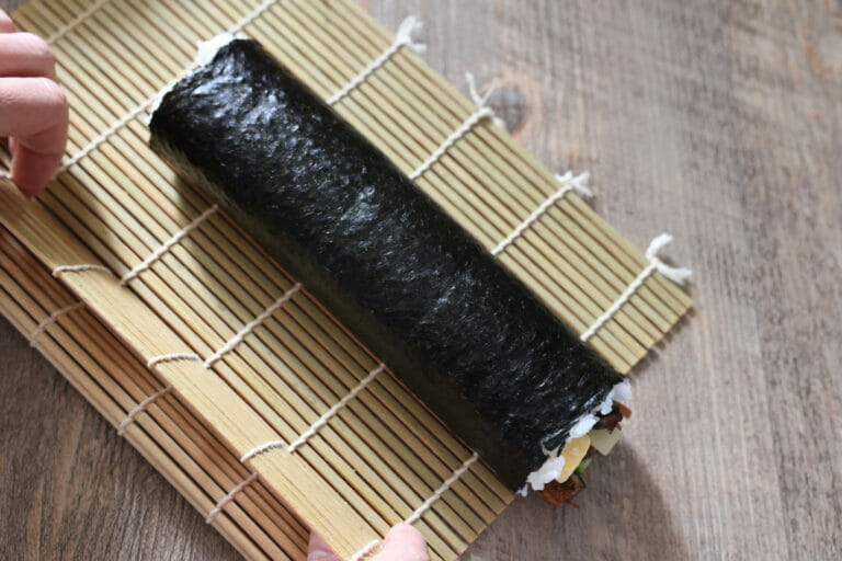 太巻き寿司のレシピ・巻き方。人気の具を使った定番の作り方 | やまでら くみこ のレシピ