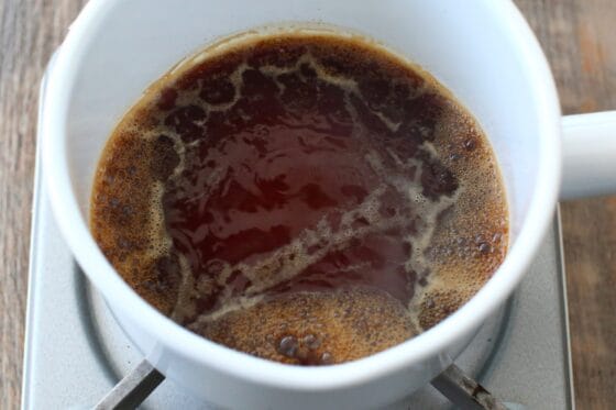 小鍋に醤油と味醂を入れて沸騰させる