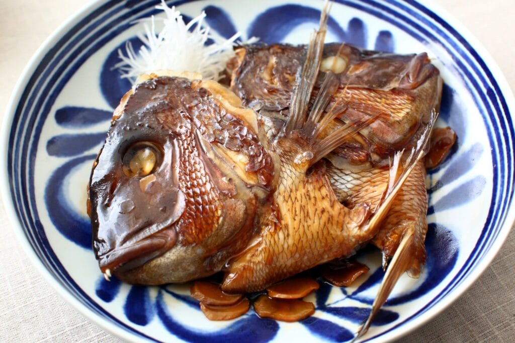鯛のかぶと煮の基本レシピ|鯛の頭をふっくら煮付けるコツを丁寧に解説 | やまでら くみこ のレシピ