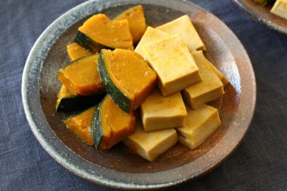 かぼちゃと高野豆腐の煮物｜ほっくり甘い、だし香るやさしい一皿