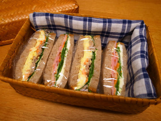 方 サンドイッチ 包み おしゃれなサンドイッチお弁当レシピ26選｜子どもも大好き♪包み方やおかずも合わせてチェック