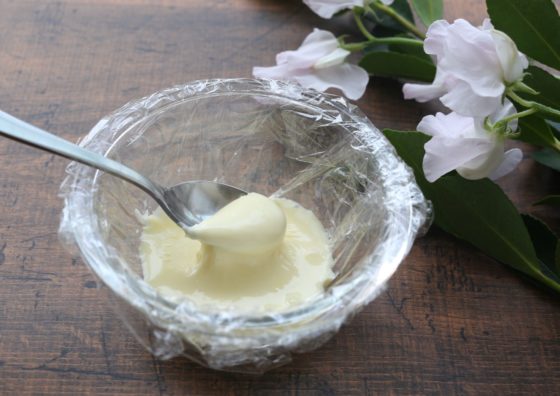 クリームチーズを簡単手作り！スライスチーズと牛乳で代用する方法。
