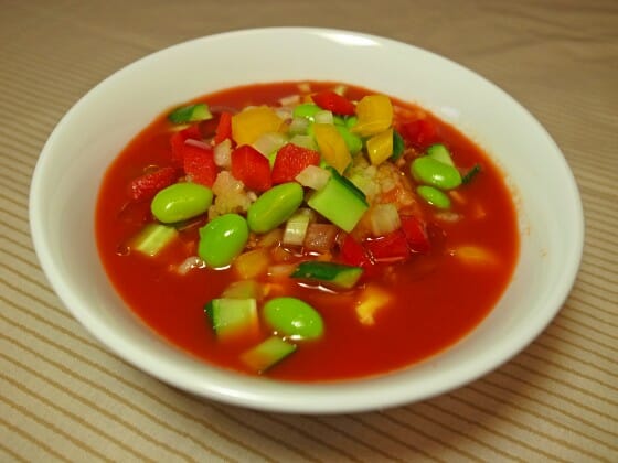 ダイエットに効果がある、冷やご飯のレシピ。トマトジュースの冷たいスープごはん。