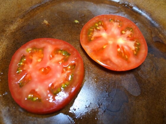 トマトを加熱する
