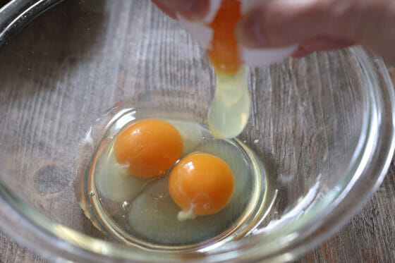 卵のカラザの栄養と取り方を解説！カラザは食べられる。