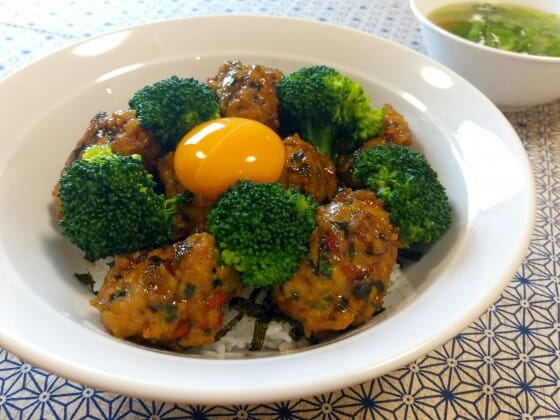 鶏つくね丼のレシピ。長谷川りえさんのおすすめ。