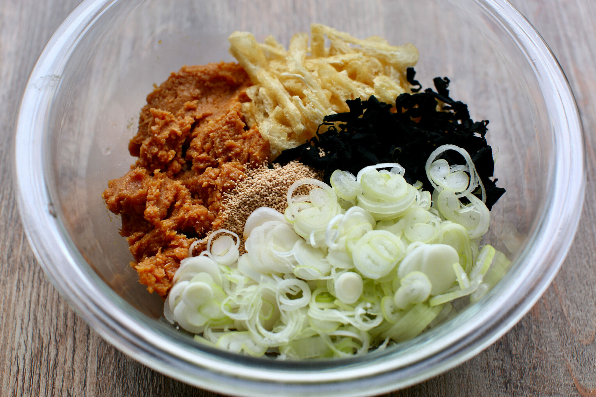手軽に作り置き!味噌玉のレシピ。味噌汁の素と即席みそ汁の作り方。 やまでら くみこ のレシピ 手軽に作り置き!味噌玉のレシピ。味噌汁の素と即席みそ汁の作り方。 やまでら くみこ のレシピ