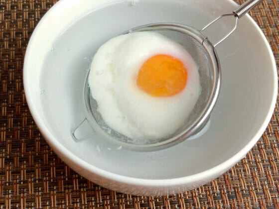 温泉卵／半熟卵のレンジを使った作り方。