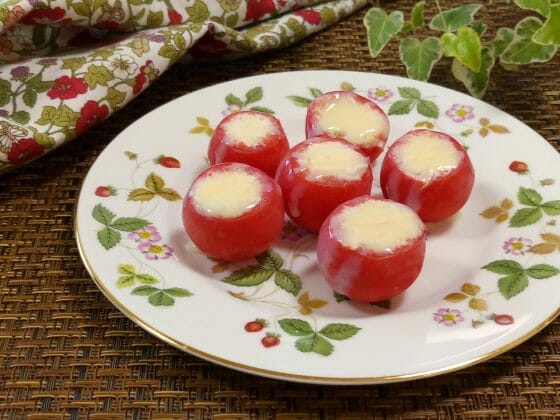 トマトとバニラアイスの簡単デザート。家事えもんのプチトマトピノ。