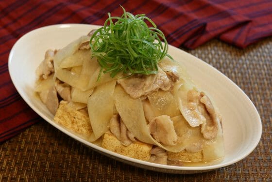 肉豆腐のレシピ。大根・豆腐・豚バラの簡単おかず。