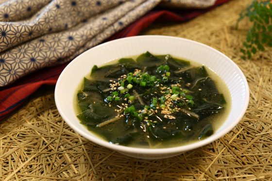 わかめスープのお薦めレシピ。グッチ裕三さんの濃厚スープ。