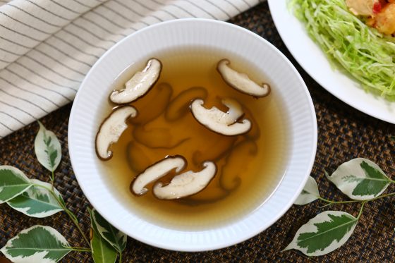 平野レミさんの、スープの簡単レシピ。海老の殻で作ります。
