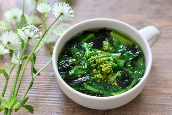 極上和風仕上げ！菜の花スープのレシピ。海苔の風味が好相性。