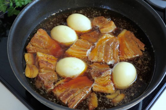 ベトナム風の豚の角煮