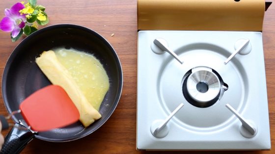 フライパンで作るだし巻き卵