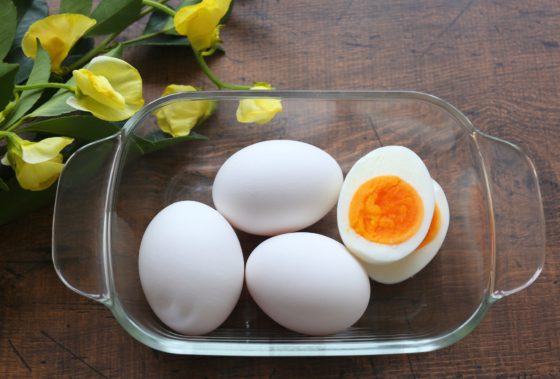 味付け卵の簡単レシピ。殻付きの塩卵！コンビニ風ゆで卵の作り方。
