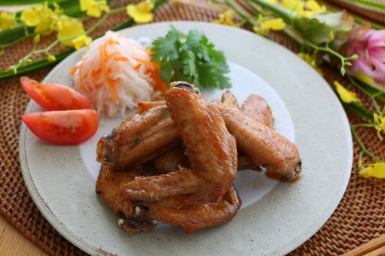 ベトナム料理の人気レシピ。手羽先のヌクマム風味揚げ。