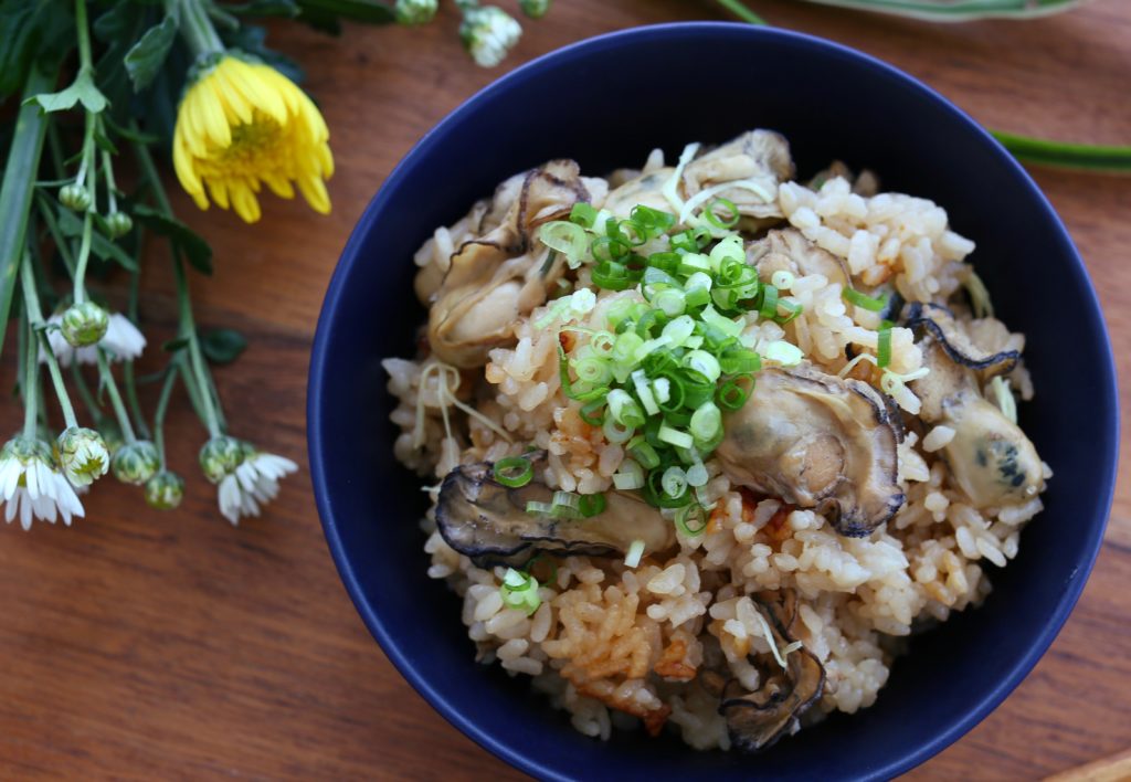 牡蠣の炊き込みご飯のレシピ。簡単かきめしの作り方。 やまでら くみこ のレシピ