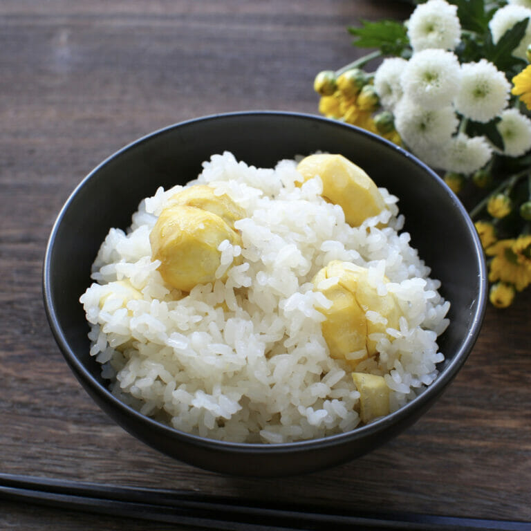 栗おこわの作り方 生栗ともち米で作る人気の簡単炊飯器レシピ やまでら くみこ のレシピ