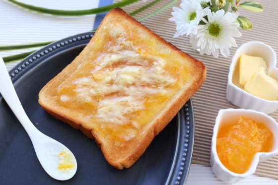 栗原はるみさんのジャムバタートーストのレシピ。簡単で美味しい食べ方。