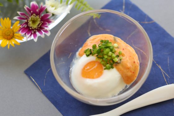 温泉卵の簡単レシピ。北斗晶さんのおんたまキムチーズ。