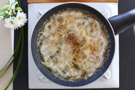 簡単オニオングラタンスープの作り方