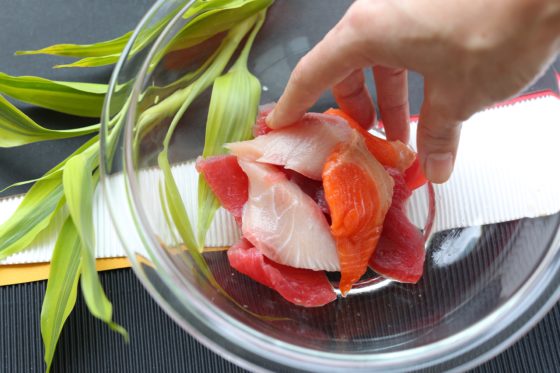 刺身の美味しい食べ方 洗う 日本酒と塩をまぶす