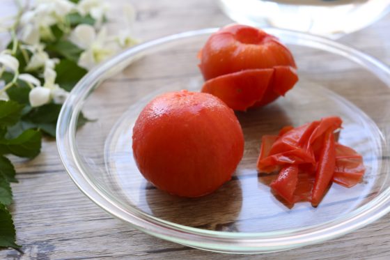 トマト・ミニトマトの皮むき。湯むきなどの簡単な4つの方法。