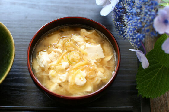 ピリッとコク旨！生姜の味噌汁レシピ。ダイエットや冷え性にもおすすめ。
