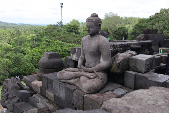 ボロブドゥール遺跡の仏像