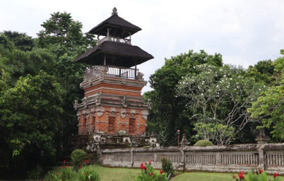 タマンアユン寺院の鐘楼
