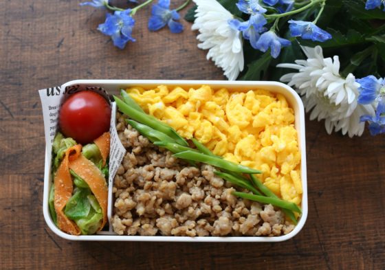 鶏そぼろ弁当の完成