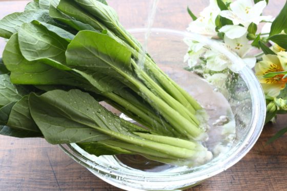 冷凍で栄養をキープ！小松菜の保存方法。保存期間やレシピも紹介。