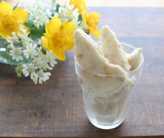 バナナヨーグルトアイスのレシピ。保存袋で簡単！夏のさっぱりおやつ。