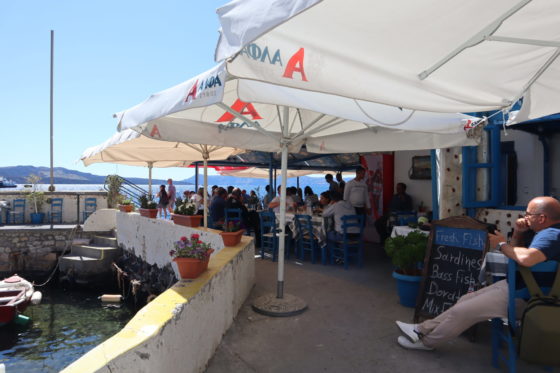 サントリーニ島・フィラのオールドポートのレストラン