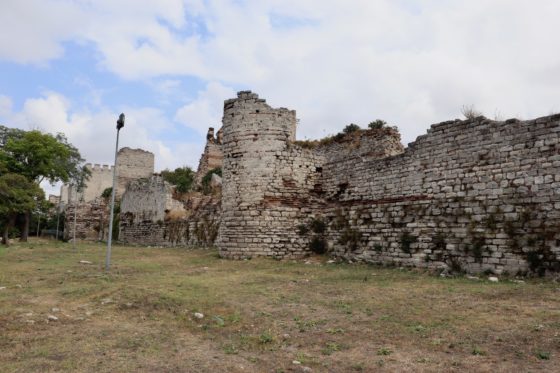 テオドシウスの城壁の歴史