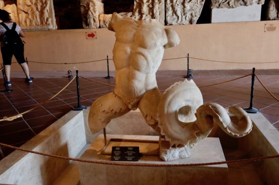 ヒエラポリスの考古学博物館の石像