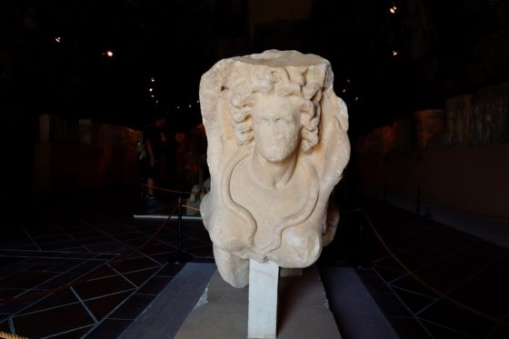 ヒエラポリスの考古学博物館の石像