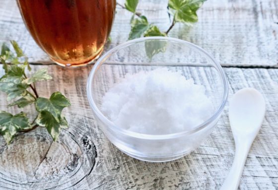 麦茶に塩を加えて熱中症を防ぐ