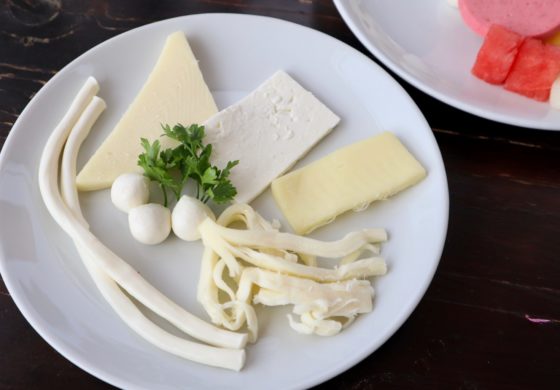 トルコのチーズ（カシャル・ペイニリ、ディル・ペイニリ、オルギュ・ペイニリ）