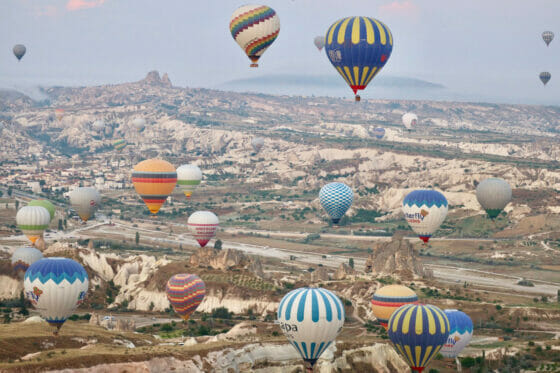 カッパドキアの気球ツアーの魅力！乗る前に知っておきたい情報も一挙紹介。