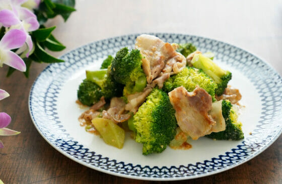 ブロッコリーと豚肉炒めのレシピ！味噌マヨのコクが美味しい簡単おかず。