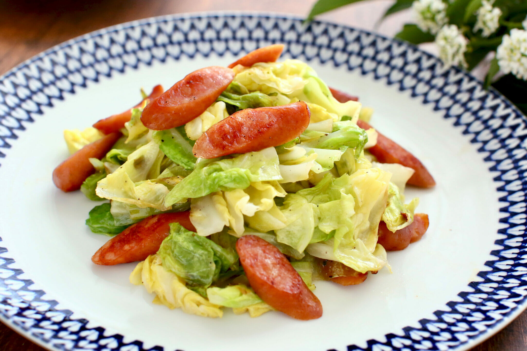 フェンネル、松の実、スグリを詰めたソーセージのレシピ