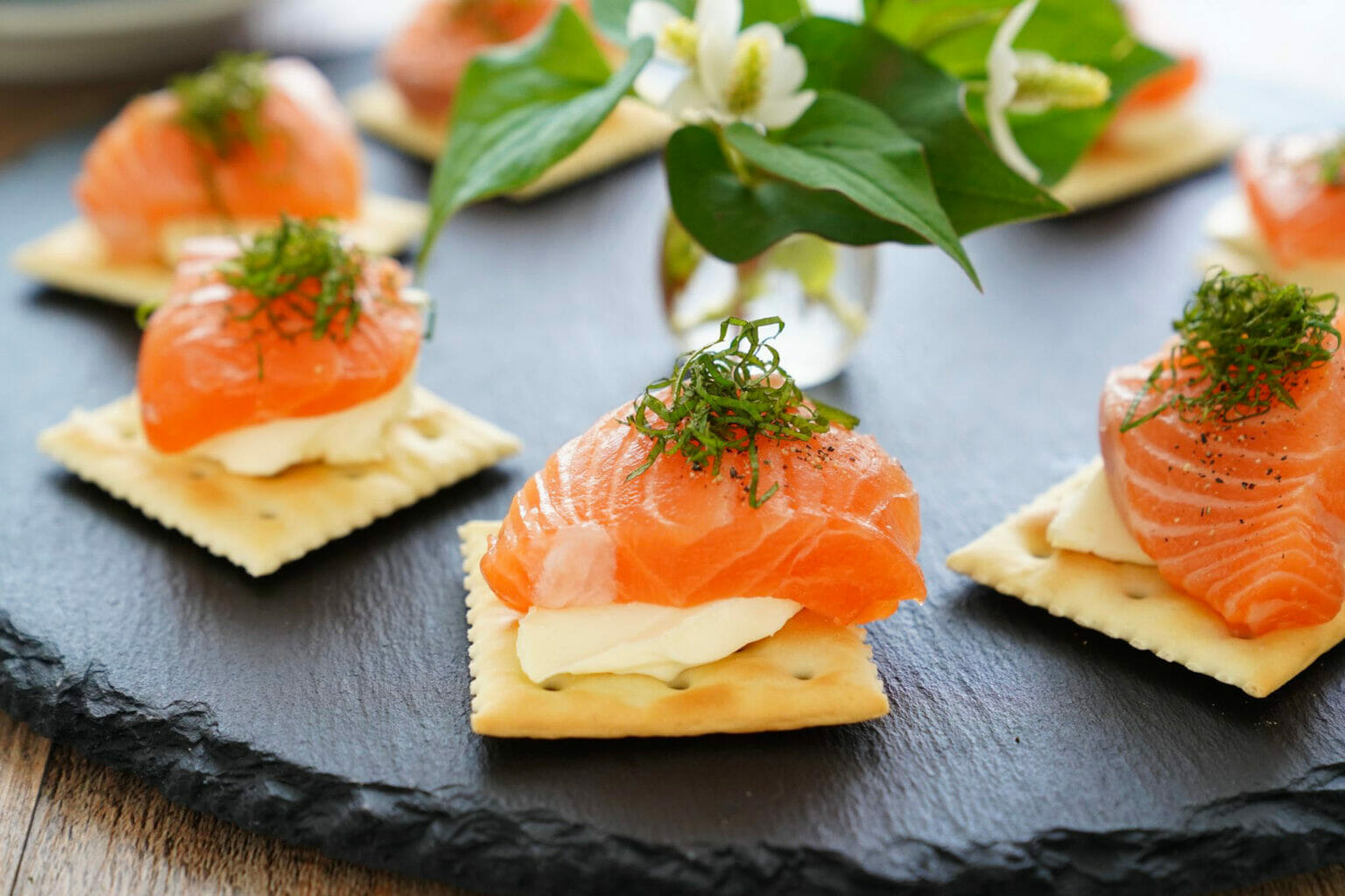 スモークサーモンとクリームチーズのロールアップのレシピ