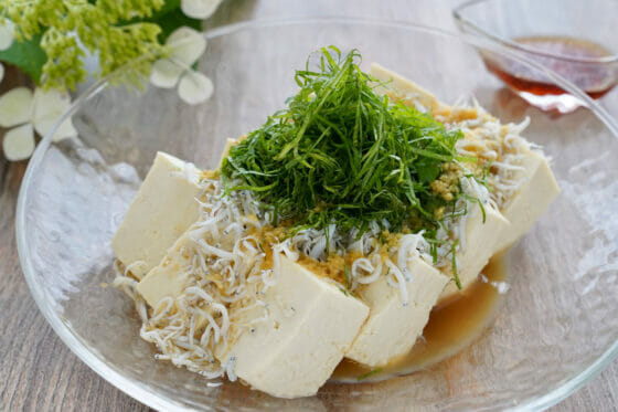 大葉サラダのレシピ。豆腐＆しらすと好相性！風味豊かな青じそサラダ。