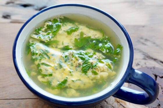 セロリの葉のレシピ。洋風スープが旨い！溶き卵を使った簡単な作り方。