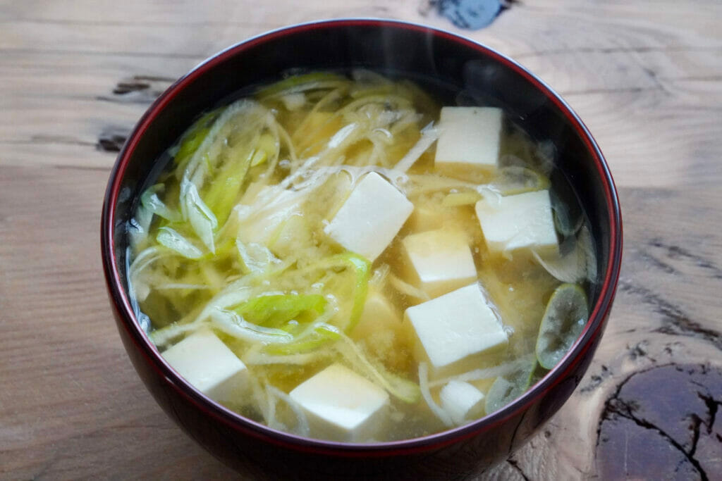 長ネギと豆腐の味噌汁レシピ シンプルが一番 具は豆腐と長ネギだけ やまでら くみこ のレシピ